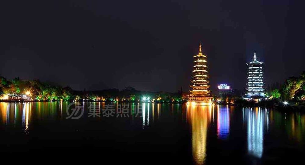 桂林日月双塔公园亮化效果